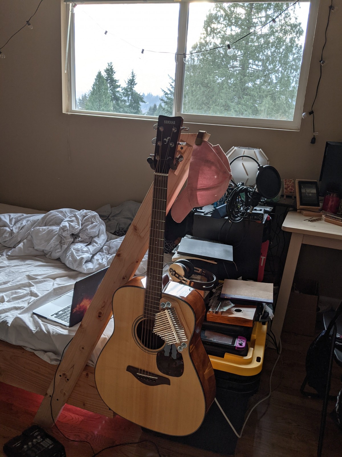 bed with guitar